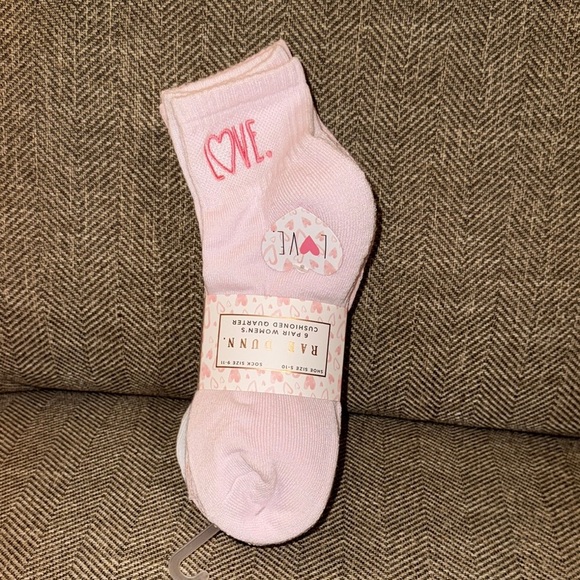 NWT Rae Dunn 6 pair Women’s Cushion Quarter Socks Valentine’s Day/Pink/Love - Picture 1 of 8
